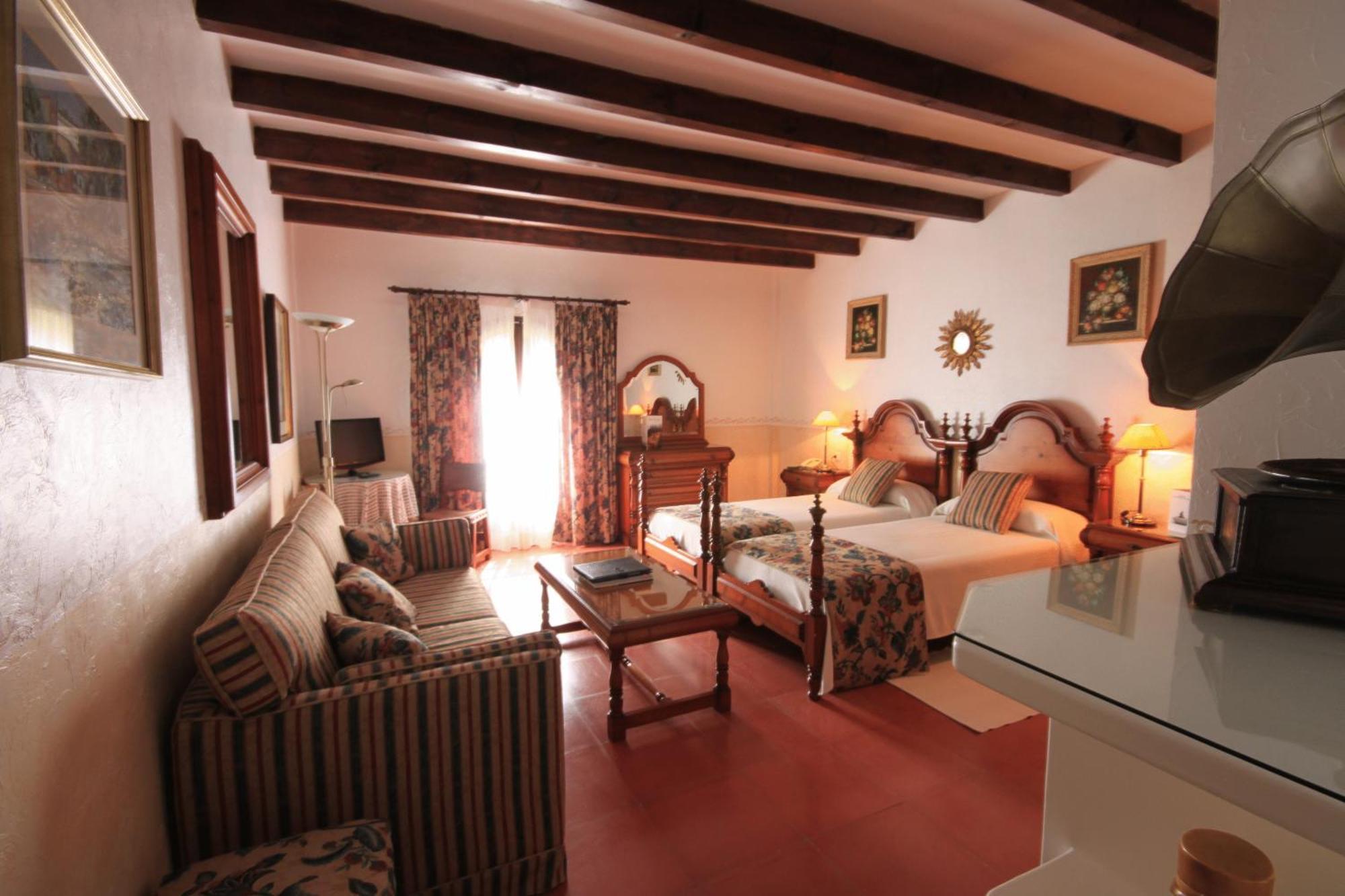 Petit Hotel Ses Rotges - Only Adults Cala Ratjada  Bagian luar foto