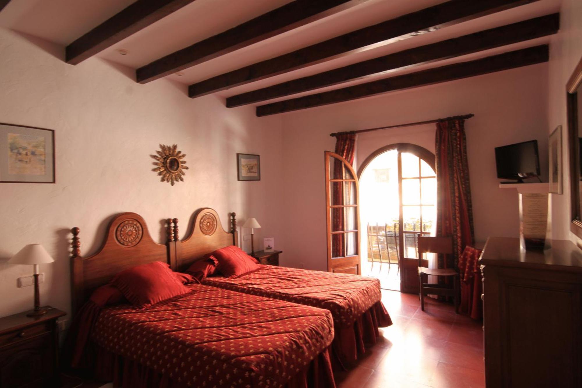 Petit Hotel Ses Rotges - Only Adults Cala Ratjada  Bagian luar foto