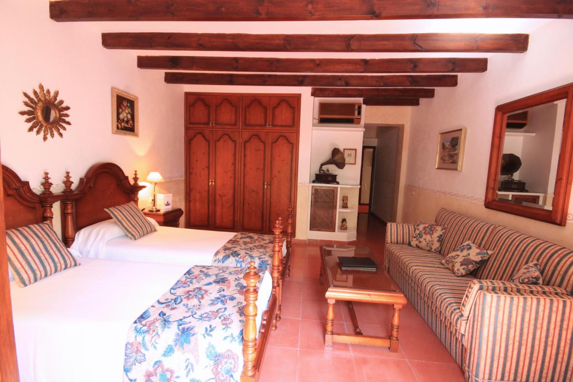 Petit Hotel Ses Rotges - Only Adults Cala Ratjada  Bagian luar foto