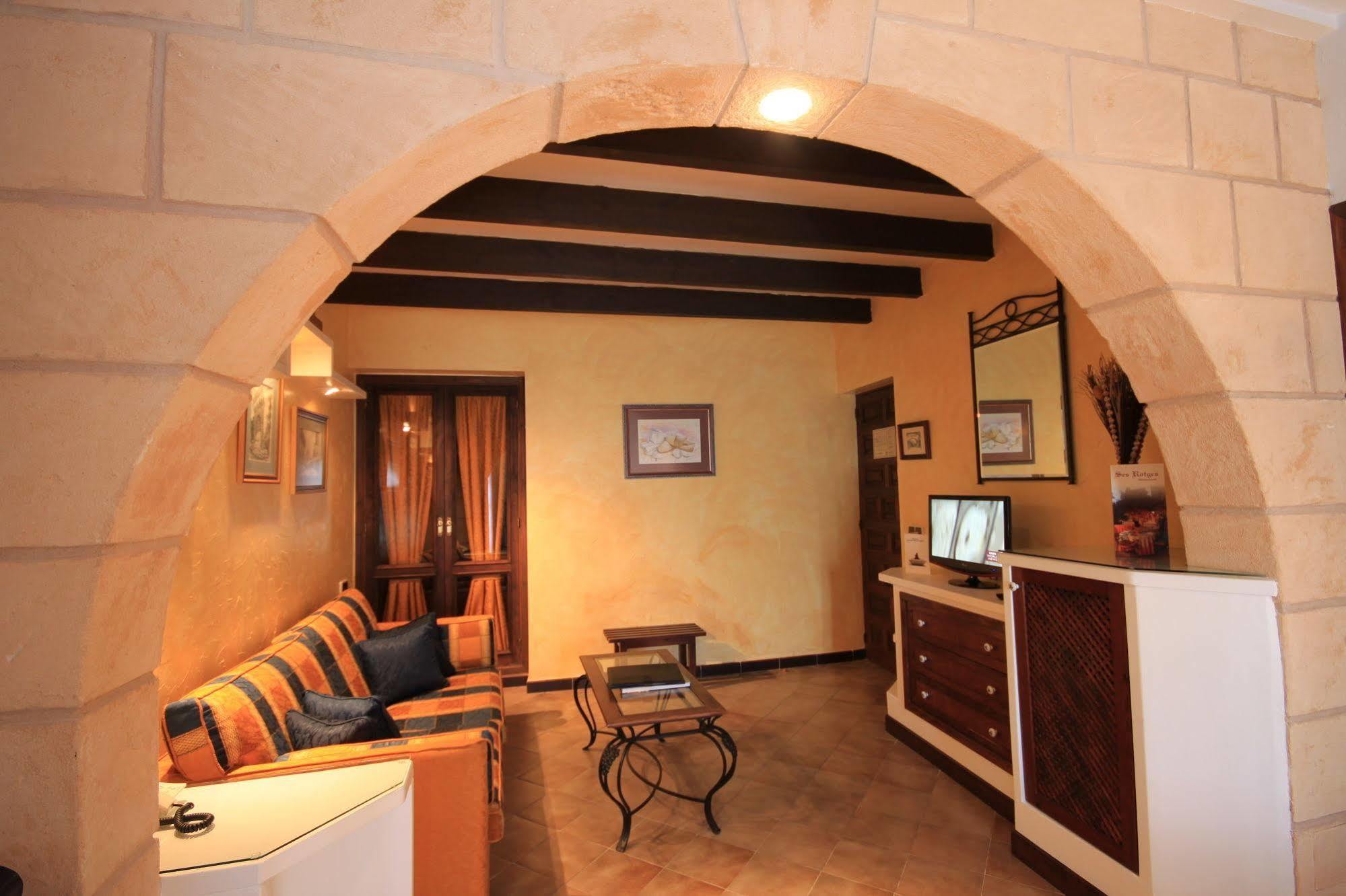 Petit Hotel Ses Rotges - Only Adults Cala Ratjada  Bagian luar foto