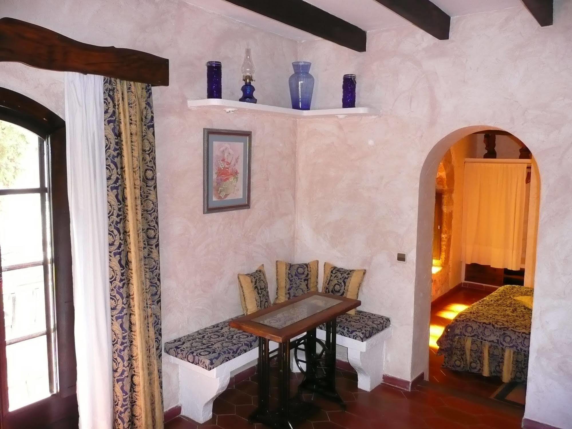 Petit Hotel Ses Rotges - Only Adults Cala Ratjada  Bagian luar foto