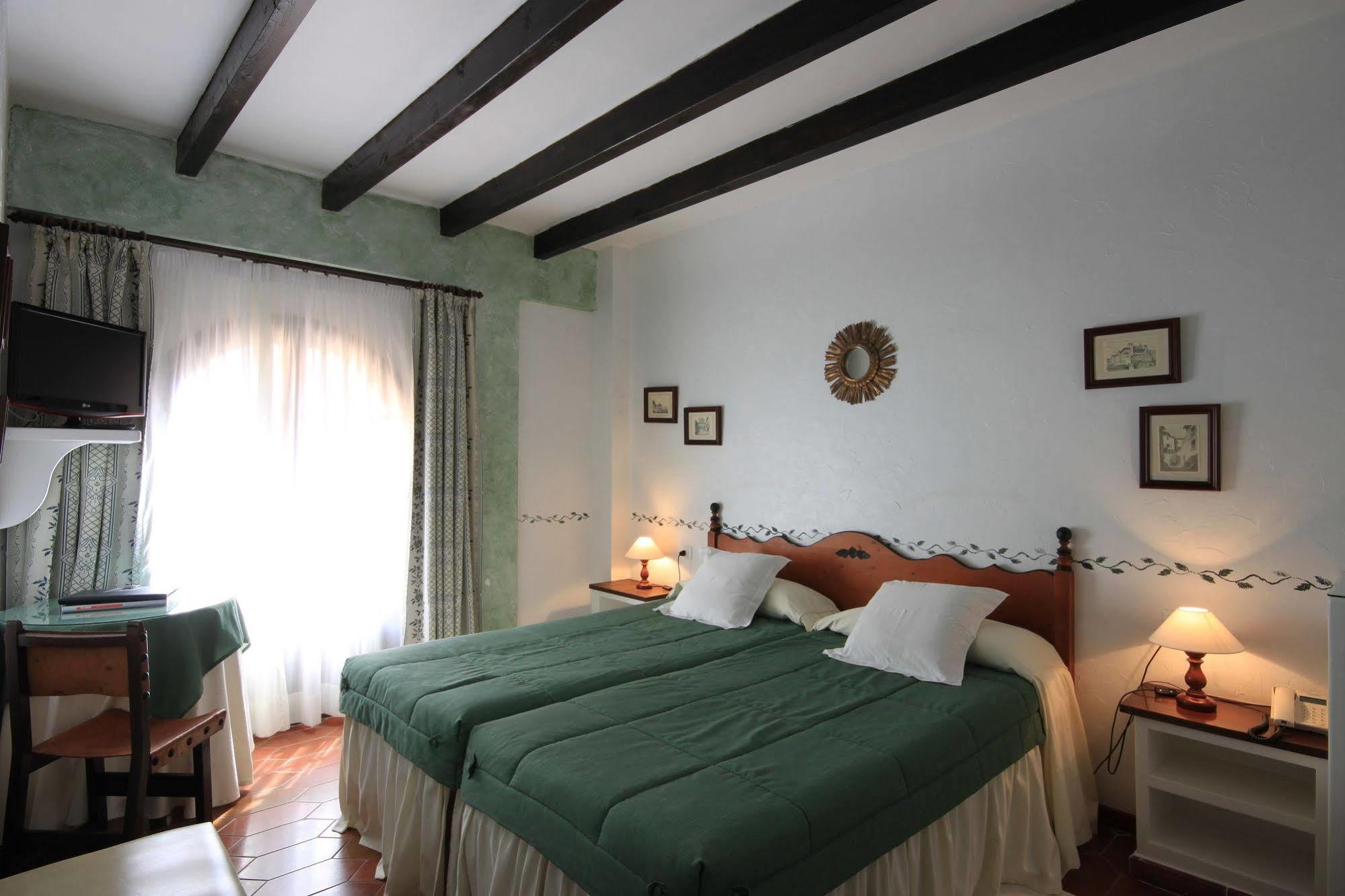 Petit Hotel Ses Rotges - Only Adults Cala Ratjada  Bagian luar foto