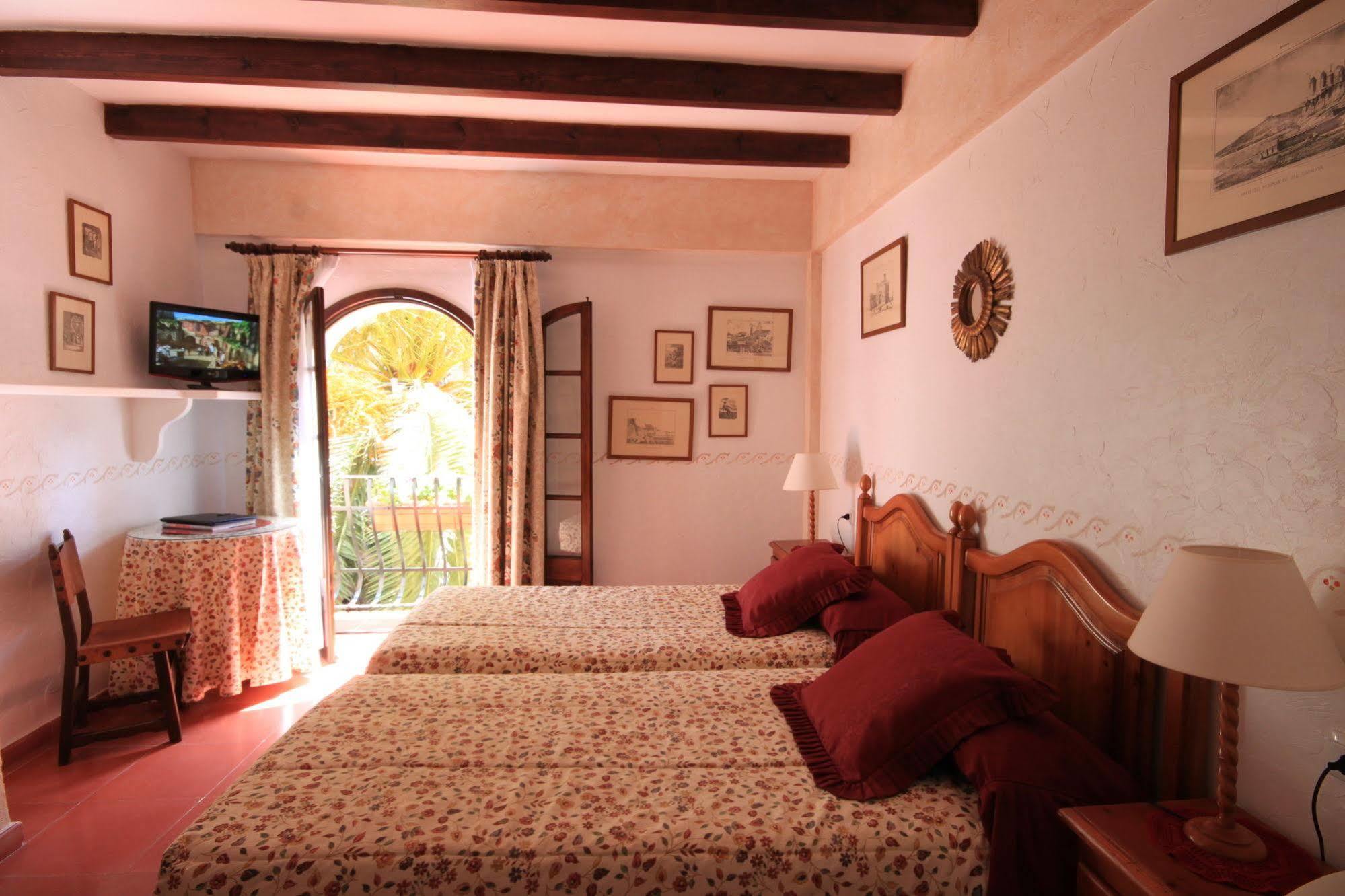 Petit Hotel Ses Rotges - Only Adults Cala Ratjada  Bagian luar foto