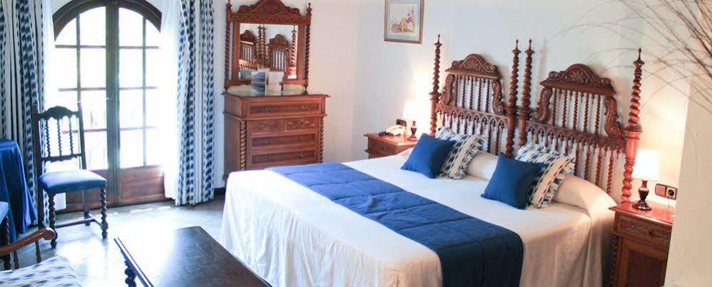 Petit Hotel Ses Rotges - Only Adults Cala Ratjada  Bagian luar foto