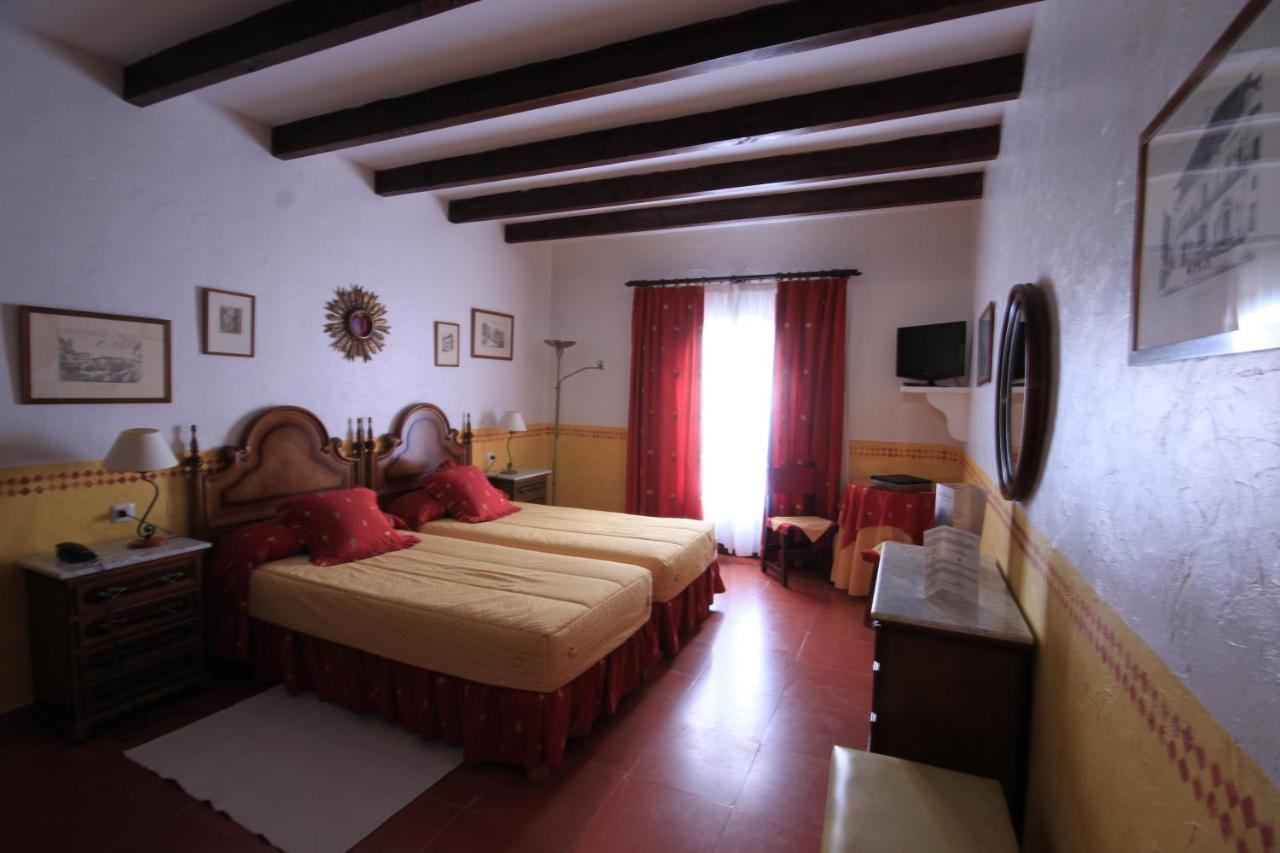 Petit Hotel Ses Rotges - Only Adults Cala Ratjada  Bagian luar foto